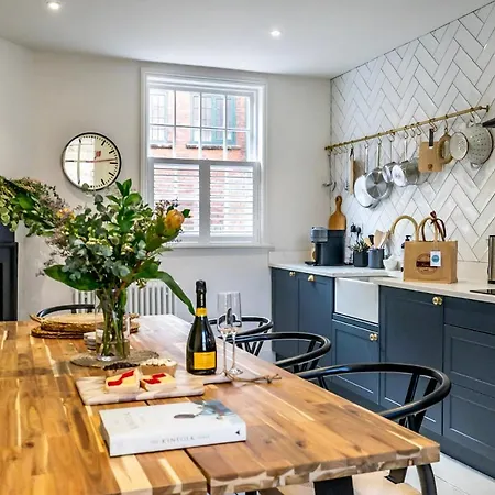 בית נופש 5 Precentors Court