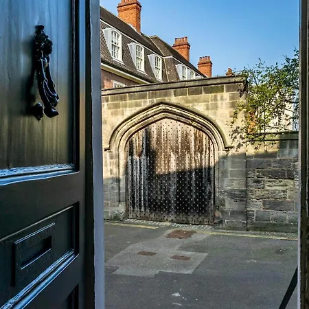 5 Precentors Court Holiday home