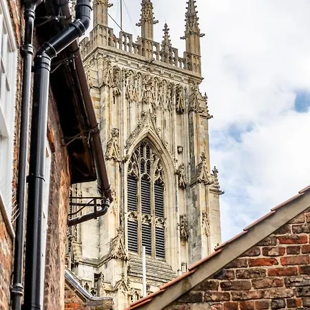 5 Precentors Court York