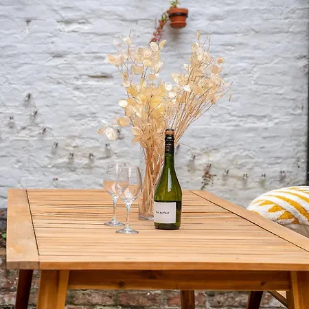 5 Precentors Court *