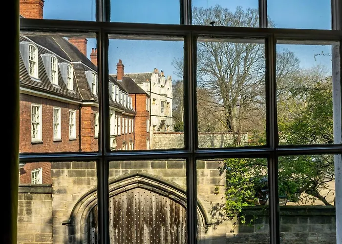 5 Precentors Court *