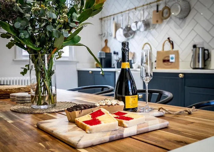 5 Precentors Court *