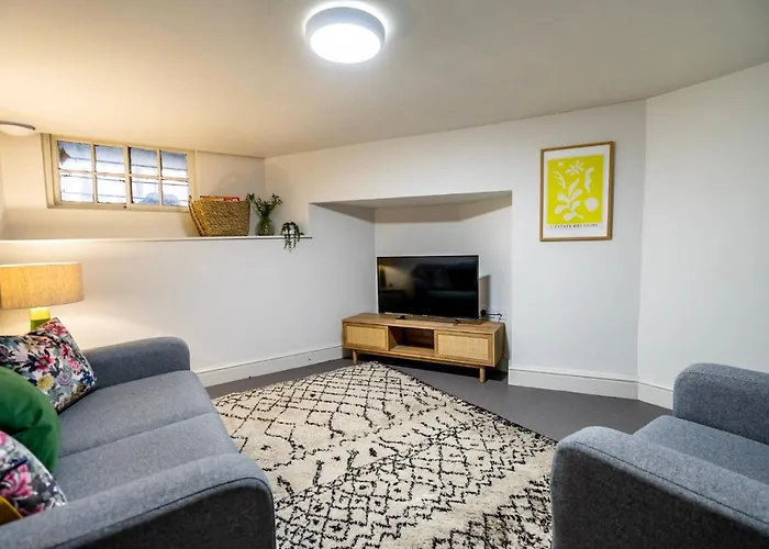 5 Precentors Court York