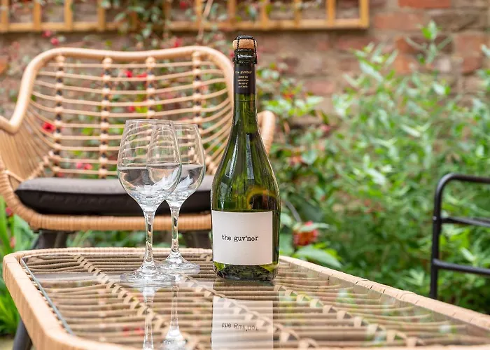 5 Precentors Court York