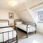 5 Precentors Court * York