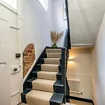 5 Precentors Court Tatil Evi York
