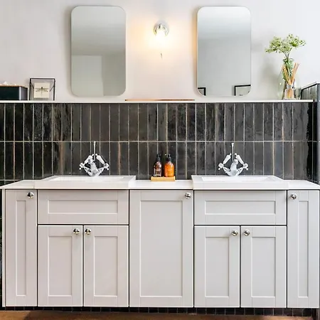 5 Precentors Court York