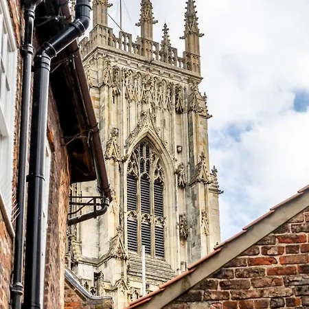5 Precentors Court York
