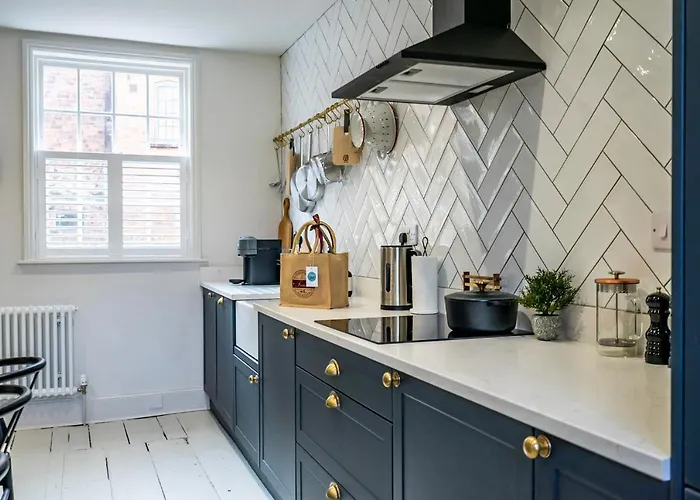 5 Precentors Court York